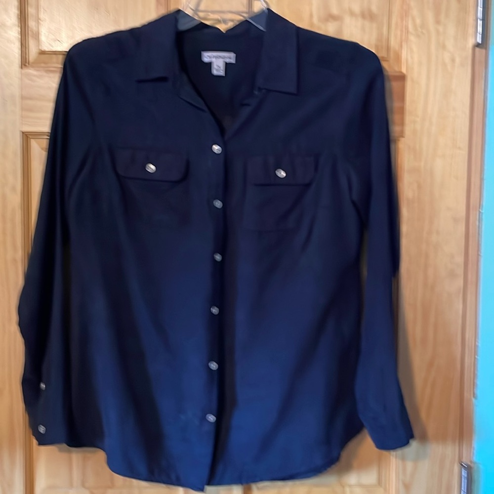 Croft & Barrow. Size medium. Color is navy.